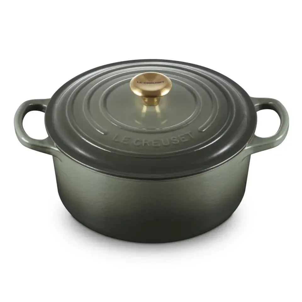 Panela Le Creuset Redonda Signature Thyme com Pegador Dourado 4,2L 24cm