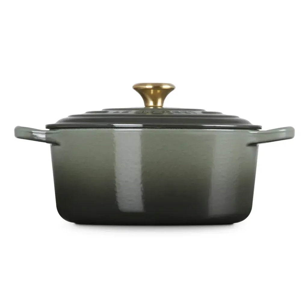 Panela Le Creuset Redonda Signature Thyme com Pegador Dourado 5,3L 26cm
