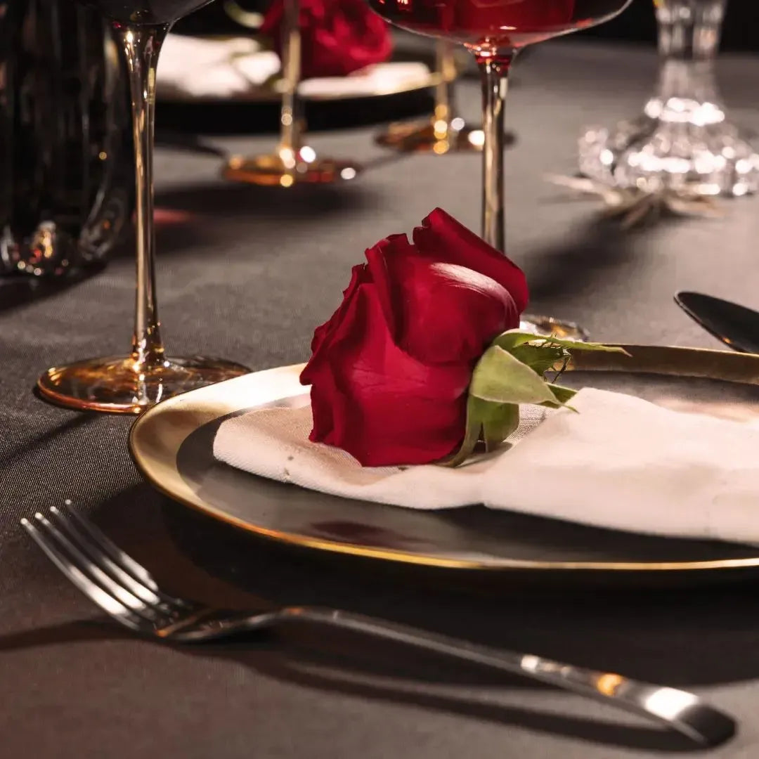Prato Raso Porcelana Dubai Preto e Dourado 25cm