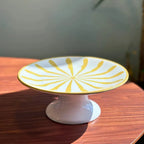 Prato para Bolo com Pé Cerâmica Piuma Amarelo Scalla