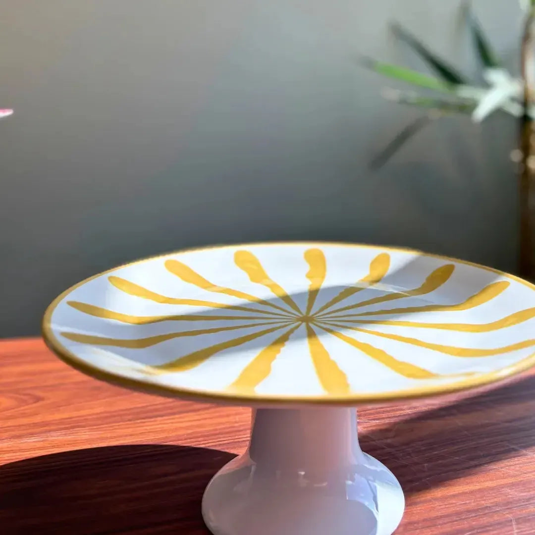 Prato para Bolo com Pé Cerâmica Piuma Amarelo Scalla