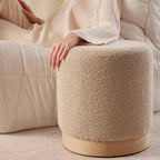 Puff em Bouclé e Madeira Branco 40,5x37cm Mart