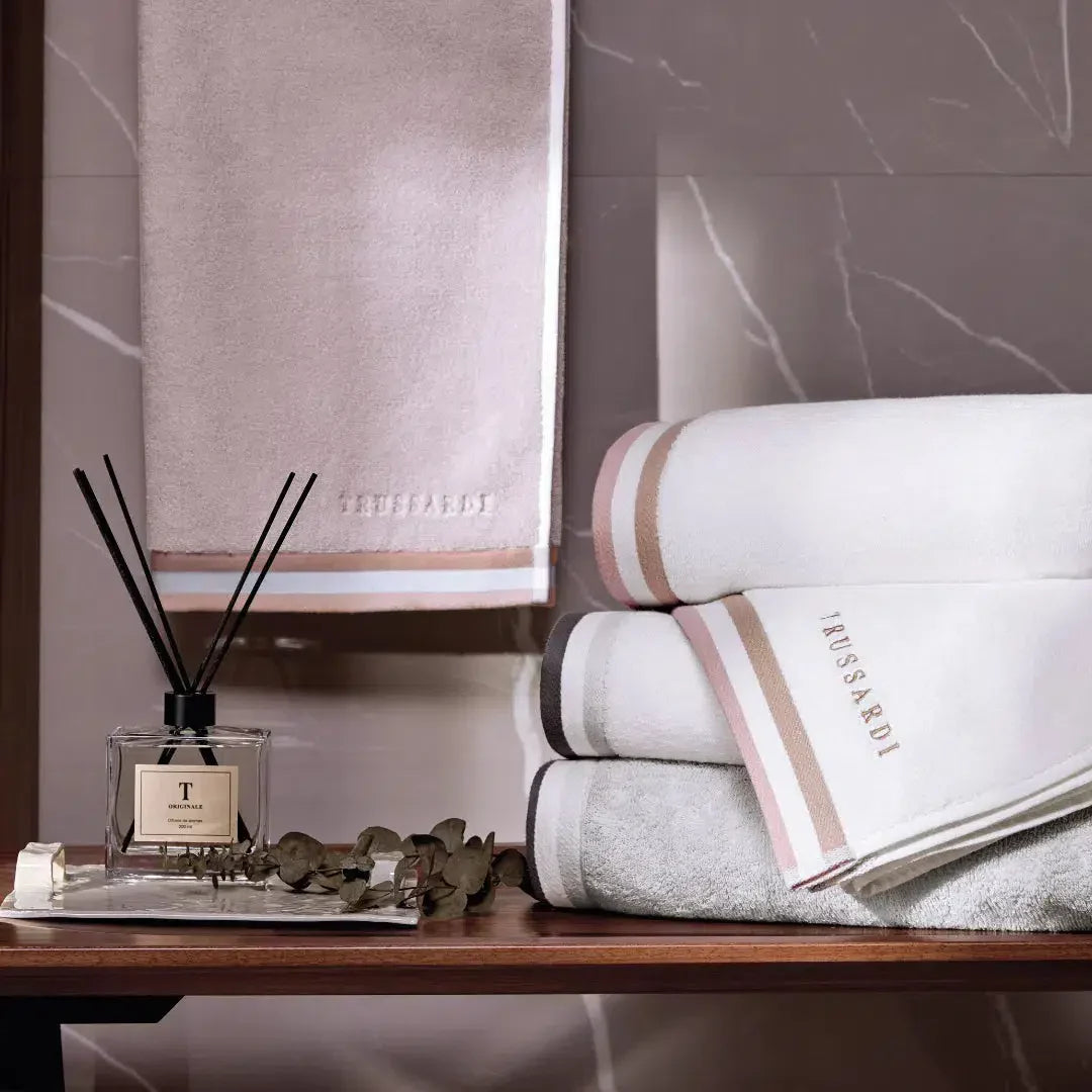 Toalha Banhão Montello Branca / Cinza Trussardi