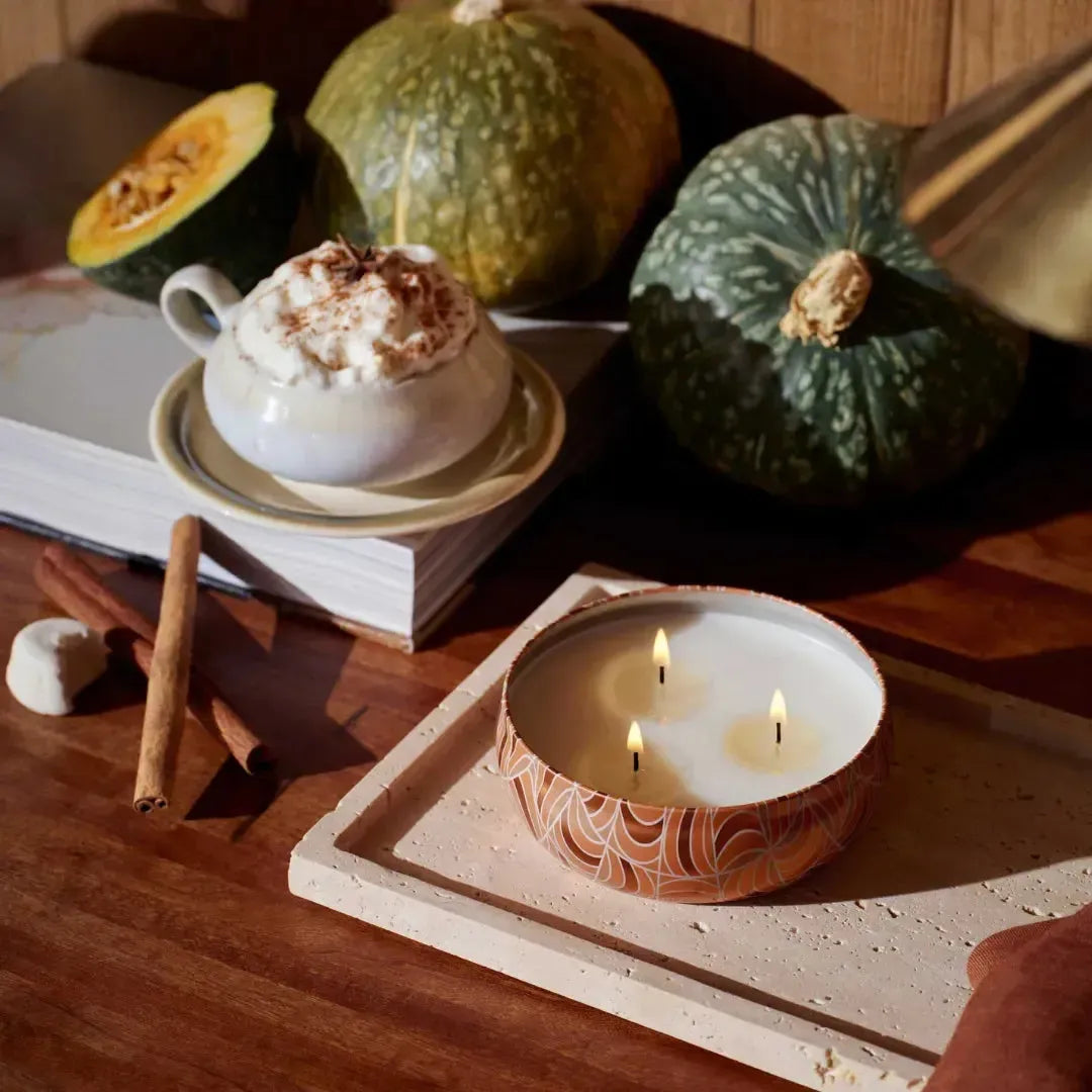 Vela Voluspa Lata 3 Pavios Spiced Pumpkin Latte 60 Horas