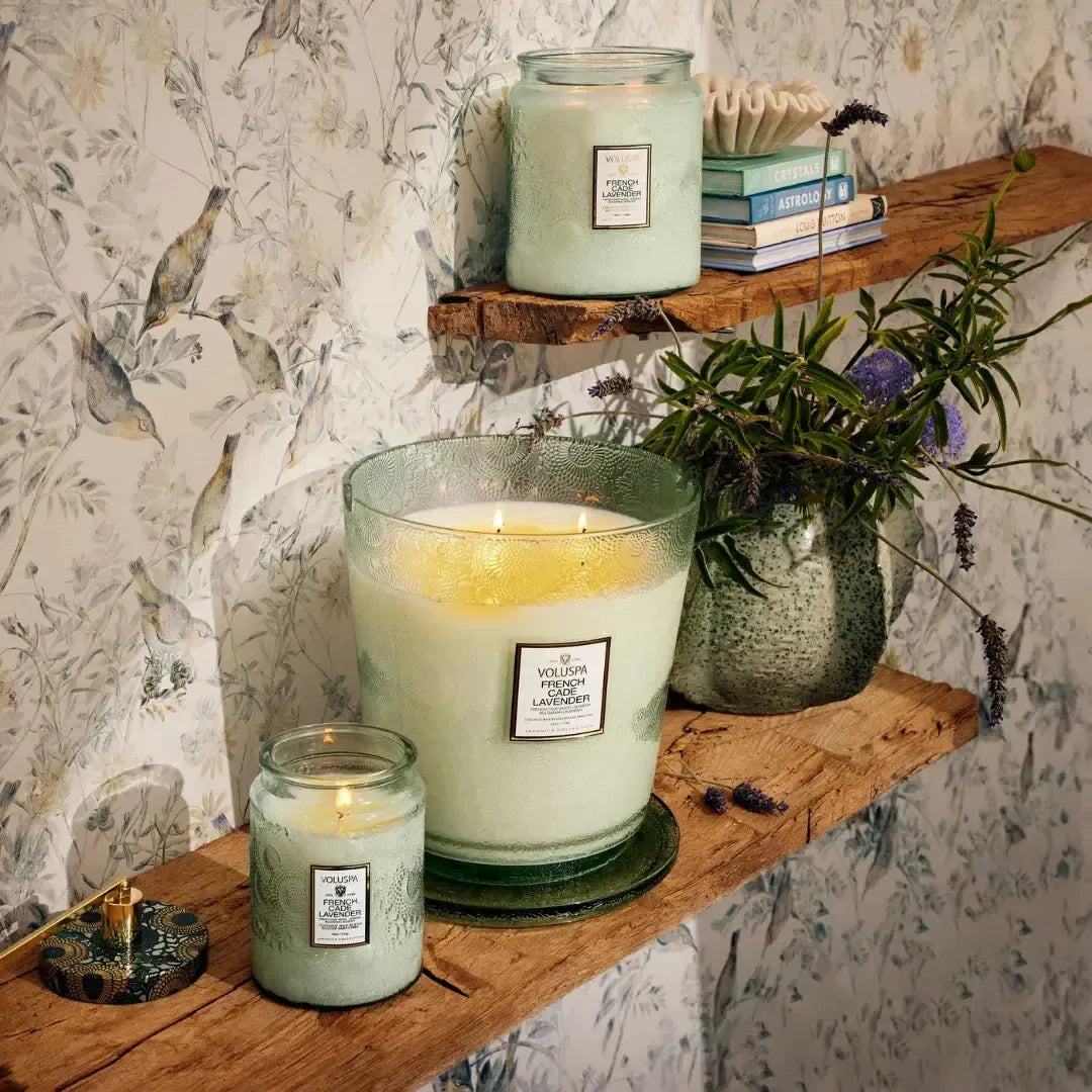 Vela Voluspa Pote de Vidro Grande French Cade Lavender 100 Horas