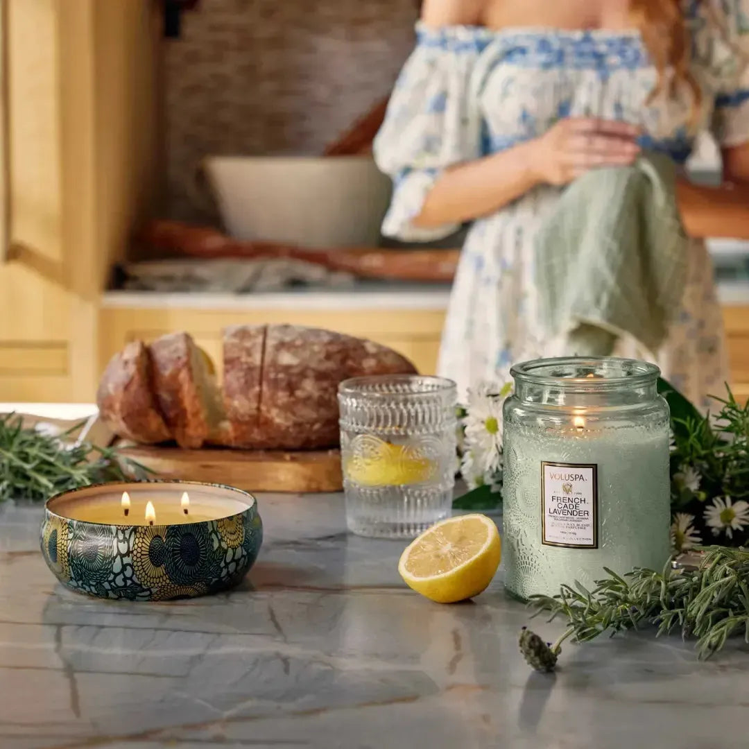 Vela Voluspa Pote de Vidro Grande French Cade Lavender 100 Horas