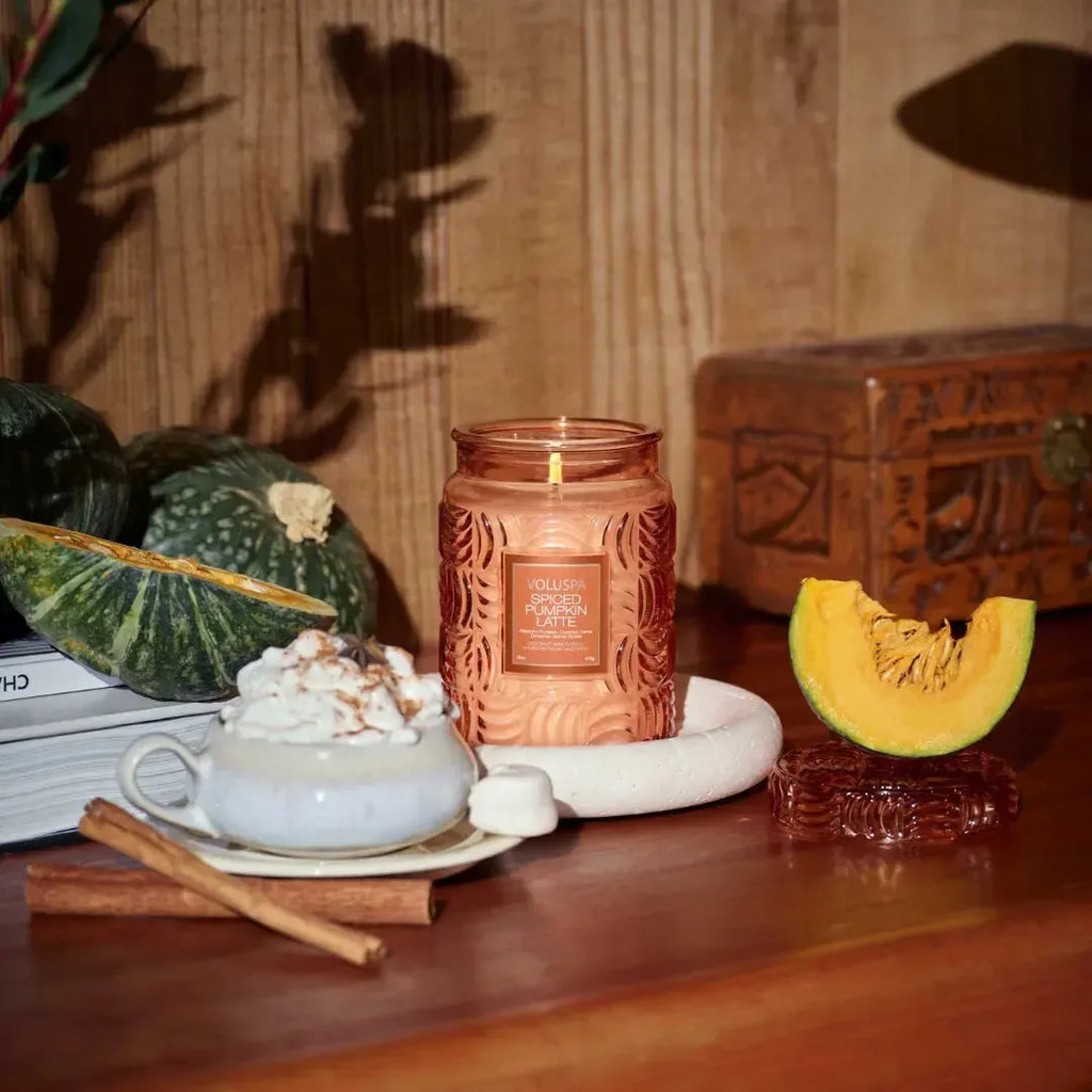 Vela Voluspa Pote de Vidro Grande Spiced Pumpkin Latte 100 Horas