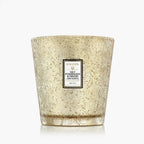 Vela Voluspa Vaso Pedestal 3 Pavios Gilt Pomander e Hinoki 80 Horas