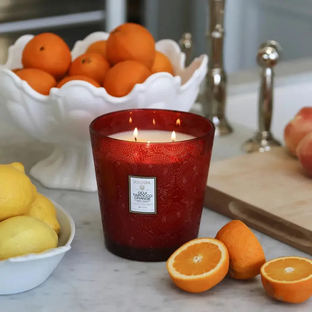 Vela Voluspa Vaso Pedestal 3 Pavios Goji Tarocco Orange 80 Horas