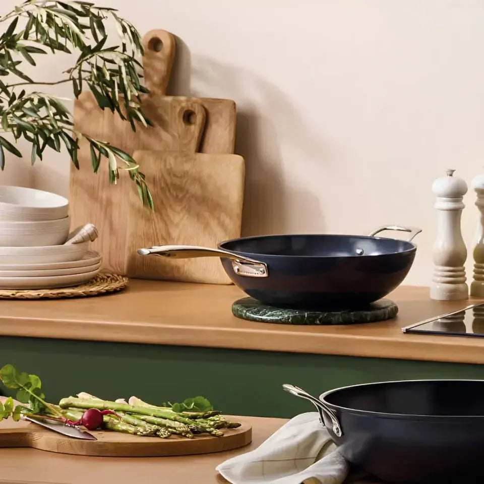 Wok com Alça Antiaderente 32cm ENSC Le Creuset